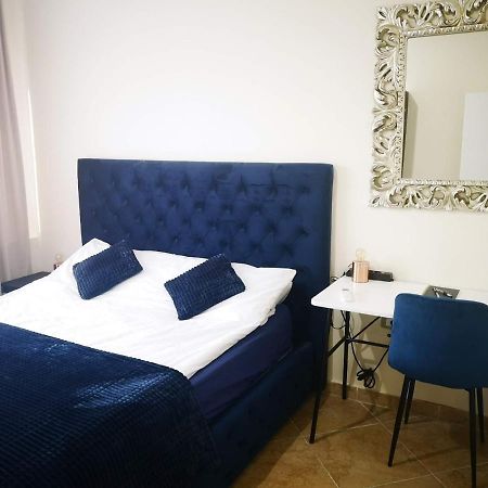 Riviera Deluxe Apartments فلورا المظهر الخارجي الصورة