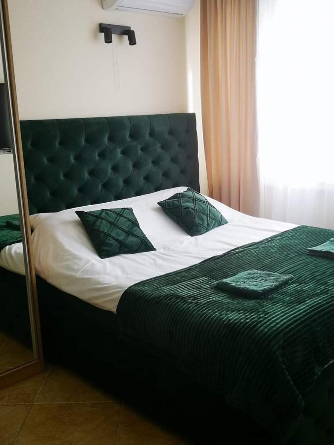 Riviera Deluxe Apartments فلورا المظهر الخارجي الصورة