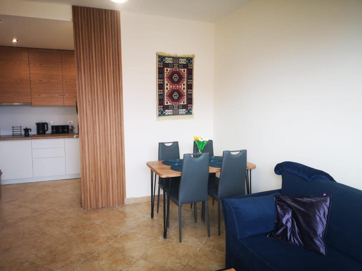 Riviera Deluxe Apartments فلورا المظهر الخارجي الصورة