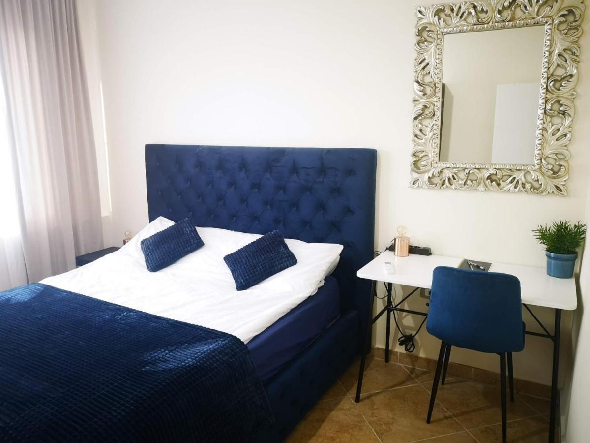 Riviera Deluxe Apartments فلورا المظهر الخارجي الصورة